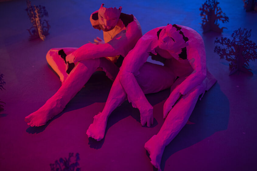 marinas sztefanu gergo fulop warm rays caressing body meleg sugarak art contemporary installation environment independent culture